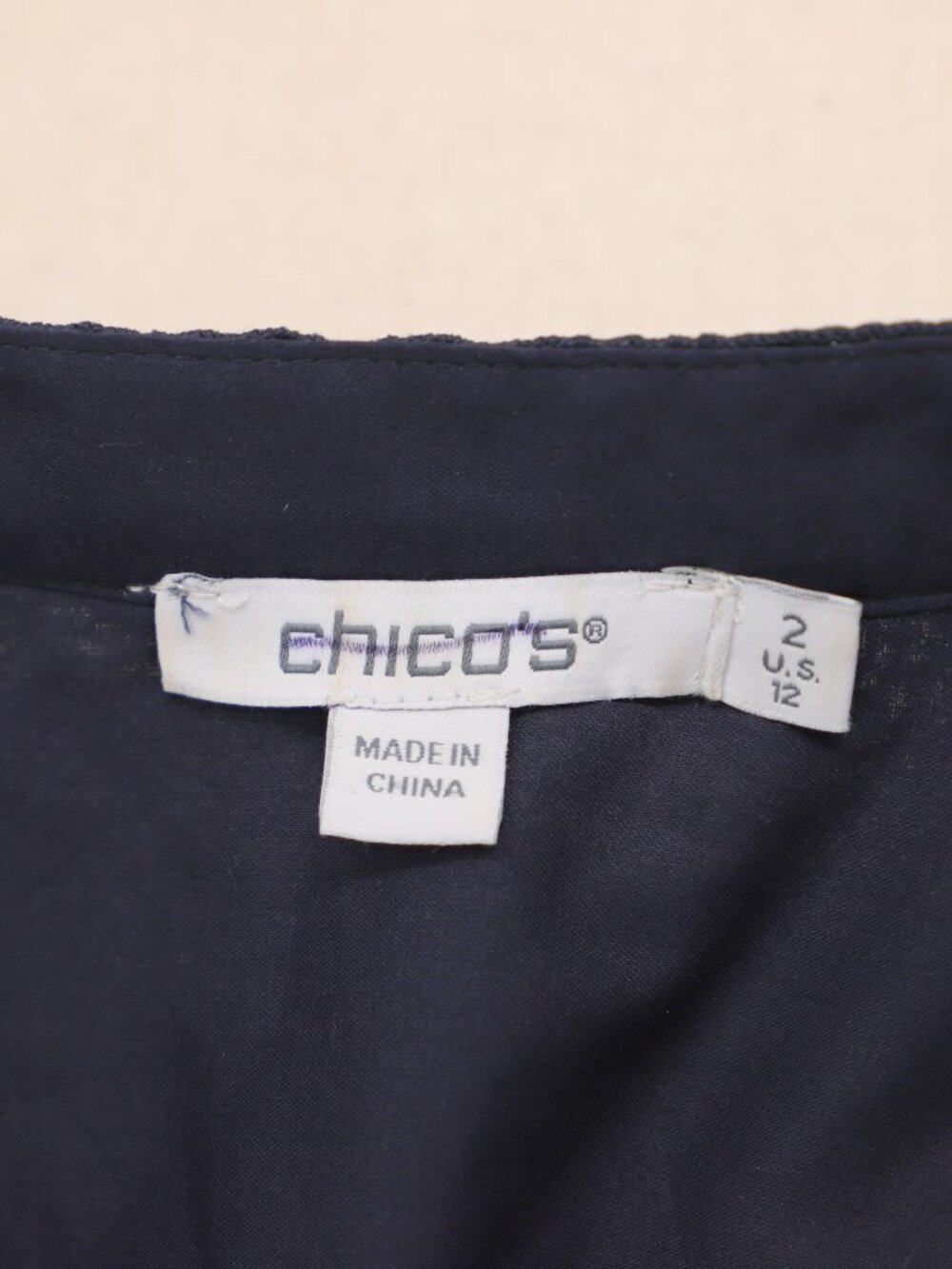 CHICO'S Novelty Hem Blouse in Classic Navy Size 2/ US 12 - Picture 7 of 8